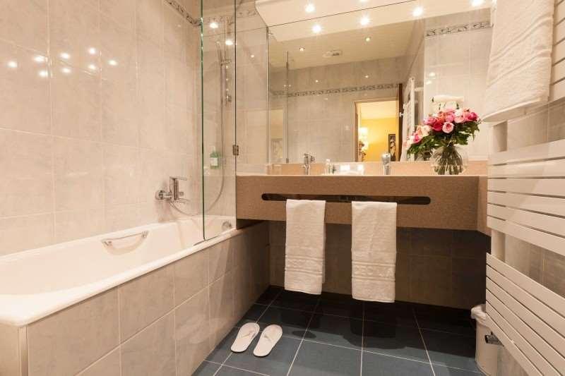 Cecilia Arc De Triomphe Hotel Париж Екстериор снимка