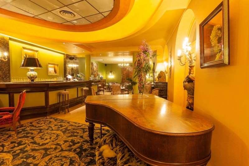 Cecilia Arc De Triomphe Hotel Париж Ресторант снимка